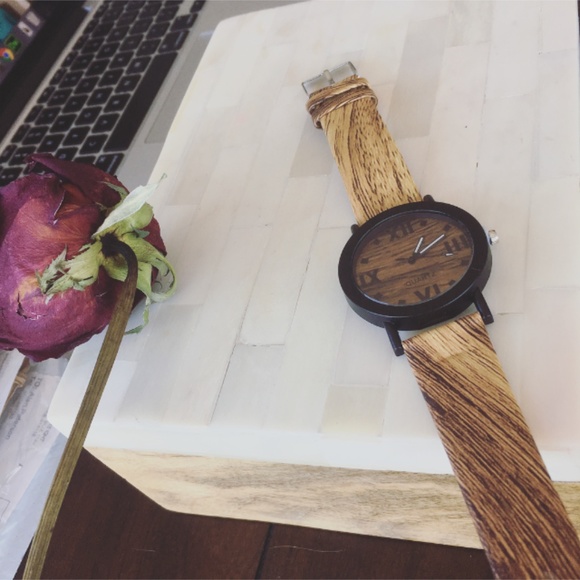 Accessories - NWOT Unisex Fashion Watch